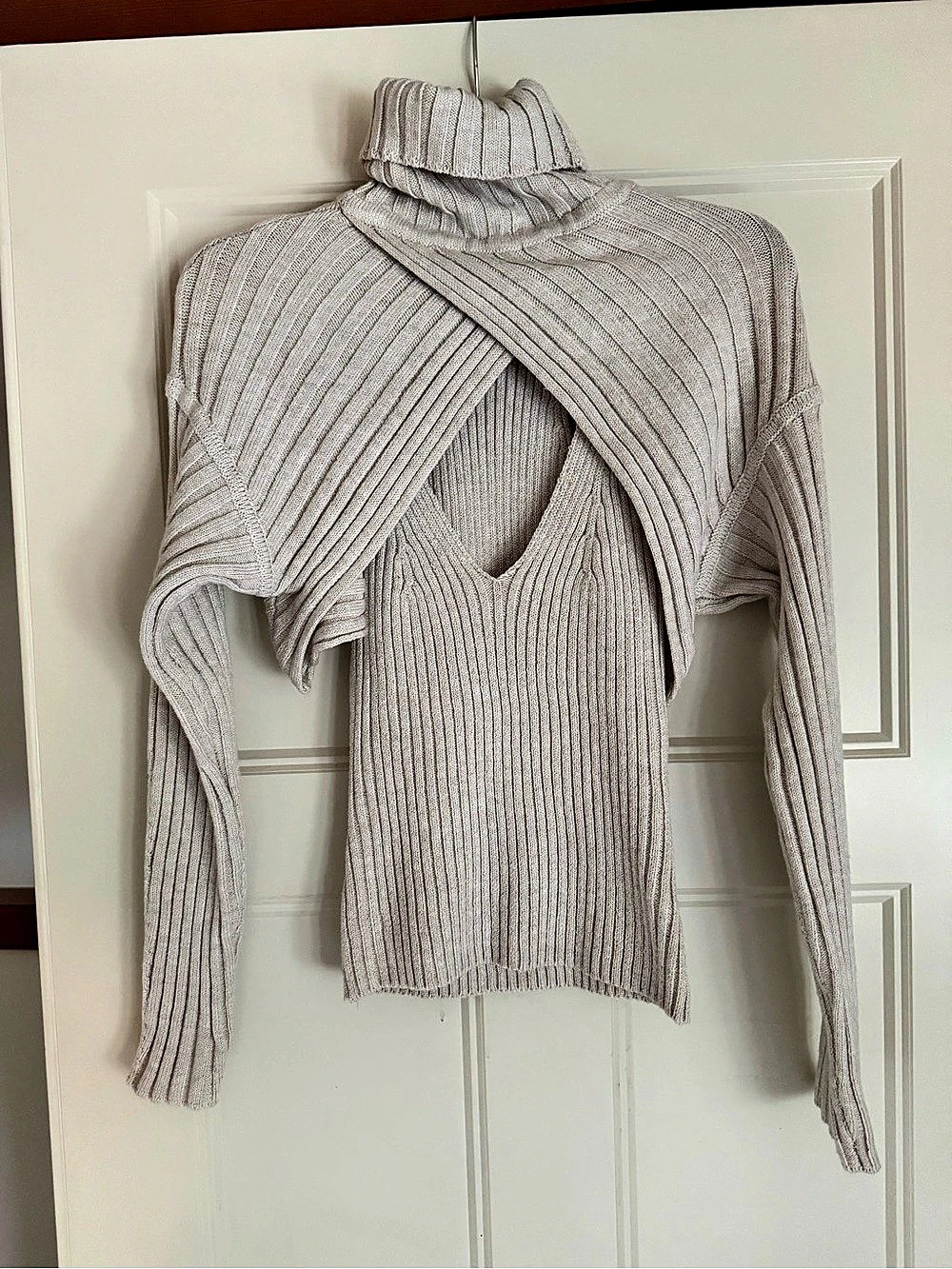 ASTR Ribbed Turtleneck Sweater in Gray NWT